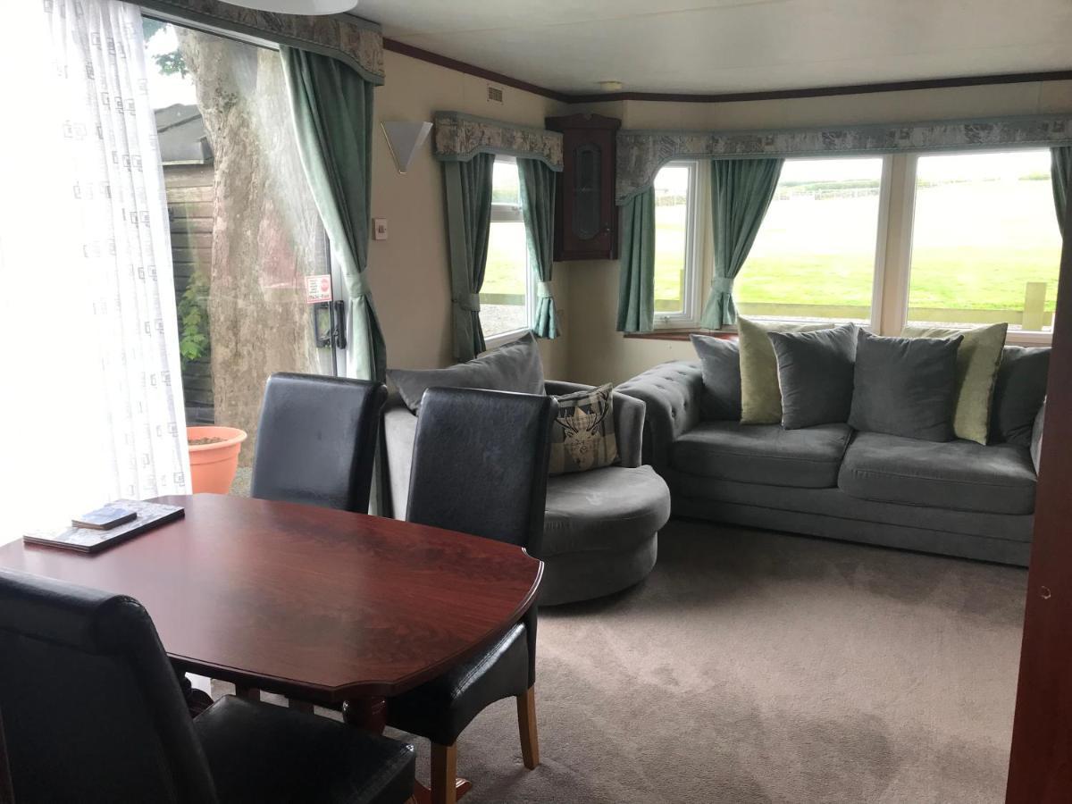 The Fox Inn, Roxby, Static Caravan ภายนอก รูปภาพ